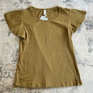Kate Quinn top